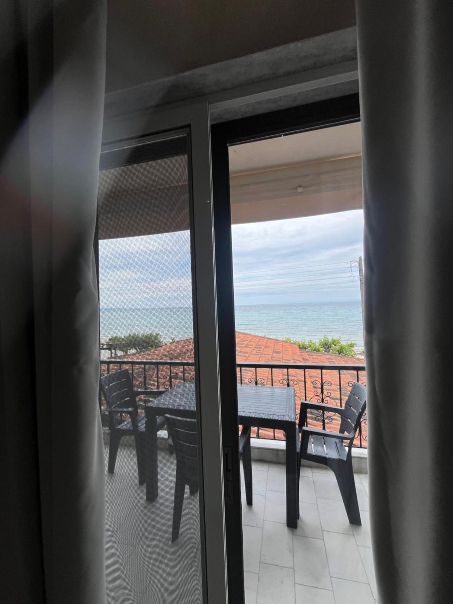 Okkio Sea View Apartment Vergia Exterior foto