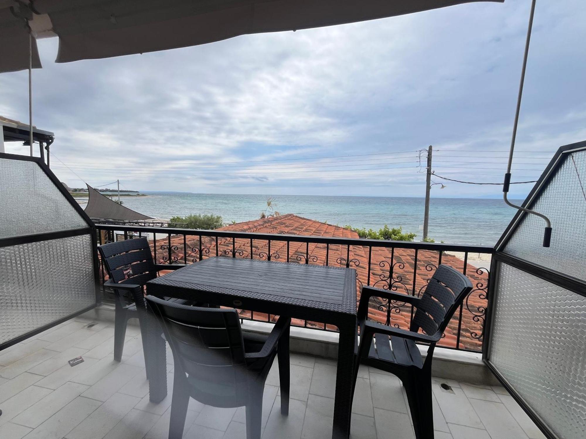 Okkio Sea View Apartment Vergia Exterior foto